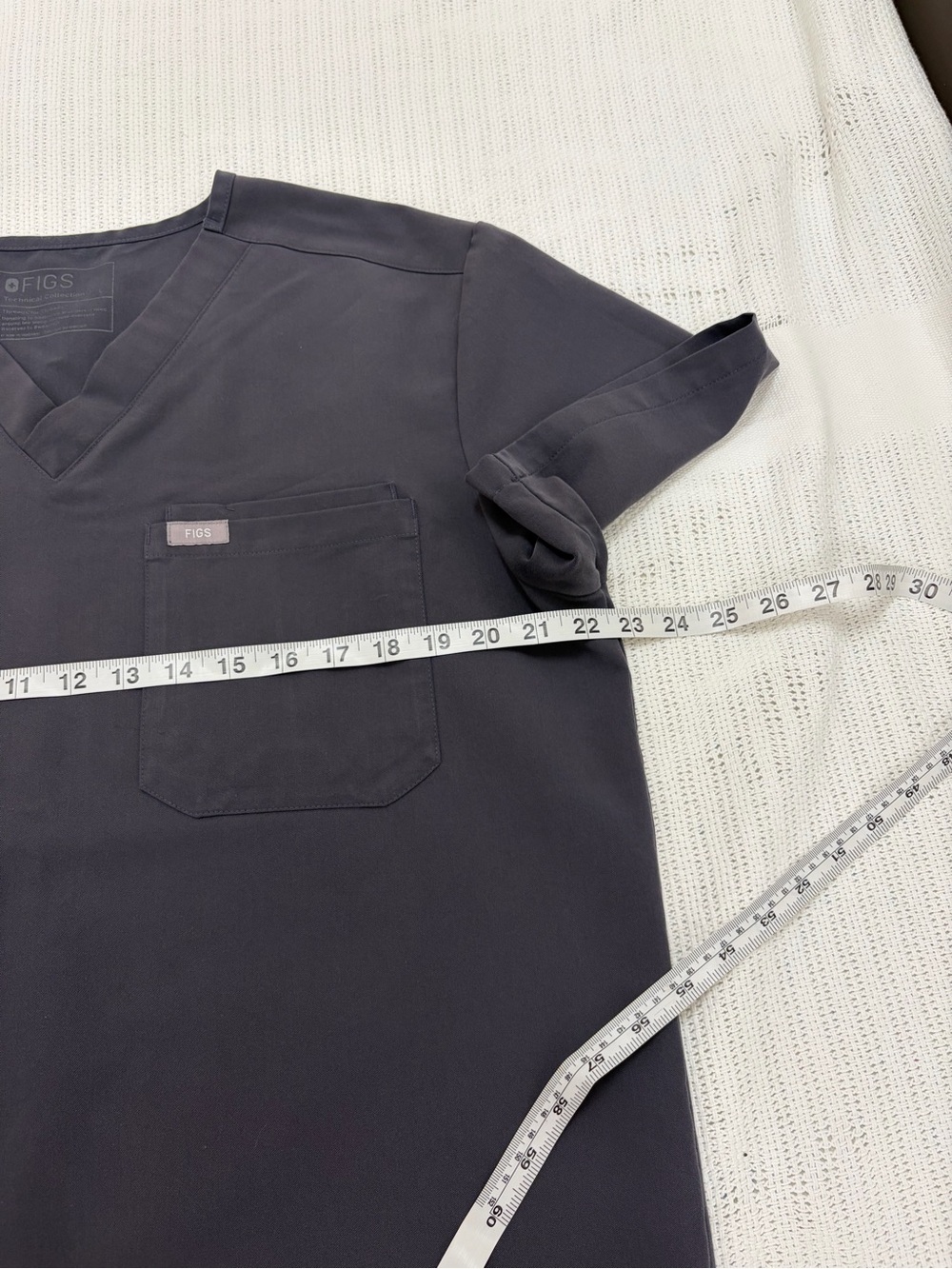 Figs Men's Scrub Set Large Top & M/Small Pants. — image 6 of 8